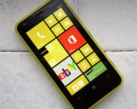 Nokia Lumia 620 vs Motorola MOTOLUXE Karşılaştırma